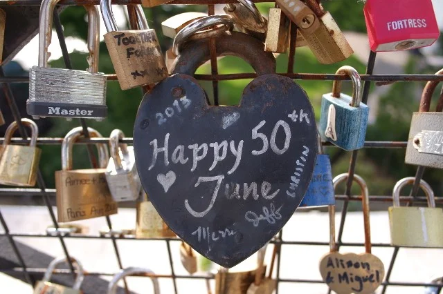 Love Lock Bridge in Paris: 17 Photos of Pont des Arts & Pont Neuf Bridge 22 Love lock - Pont Neuf