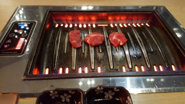 SuperStar BBQ Review | Korean BBQ Ssam 1 SuperStar BBQ grill rib eye