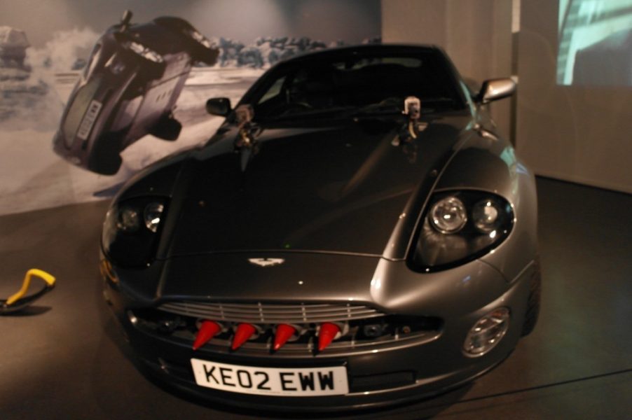 Aston Martin V12 Vanquish Die Another Die