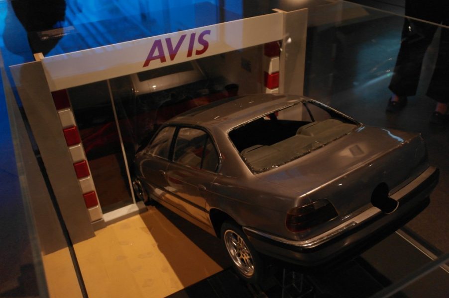 BMW 750IL – Tomorrow Never Dies