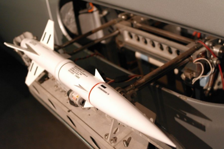 Rockets – BMW Z8 – The World Is Not Enough