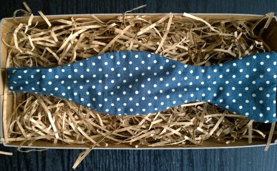 Mrs Bow Tie – Airforce blue and white polka dots