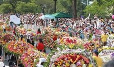 7609680956_4d85cf721c_Feria-De-Las-Flores