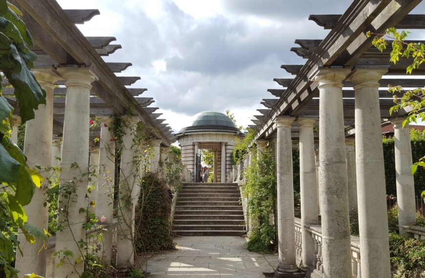 (Photos) Hill Garden & Pergola, Hampstead Heath