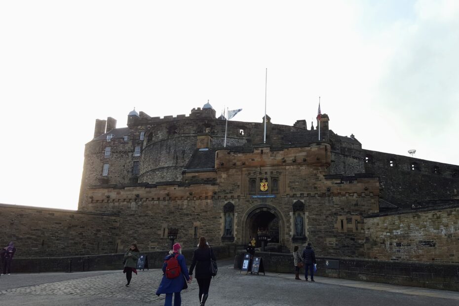 edinburgh castle entrance
