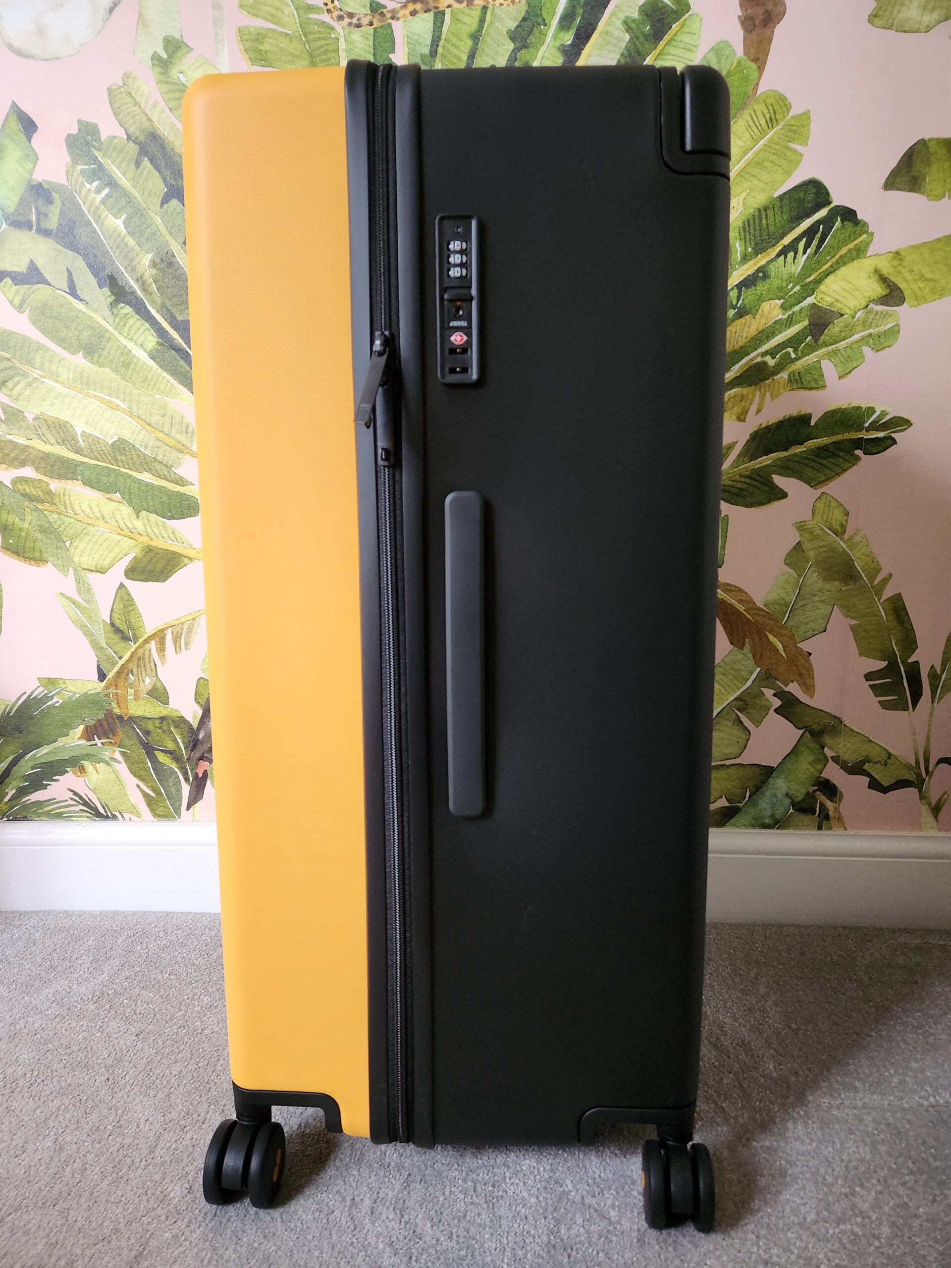 Level8 28" Voyageur Luggage Review + Discount Code Elite Travel Blog