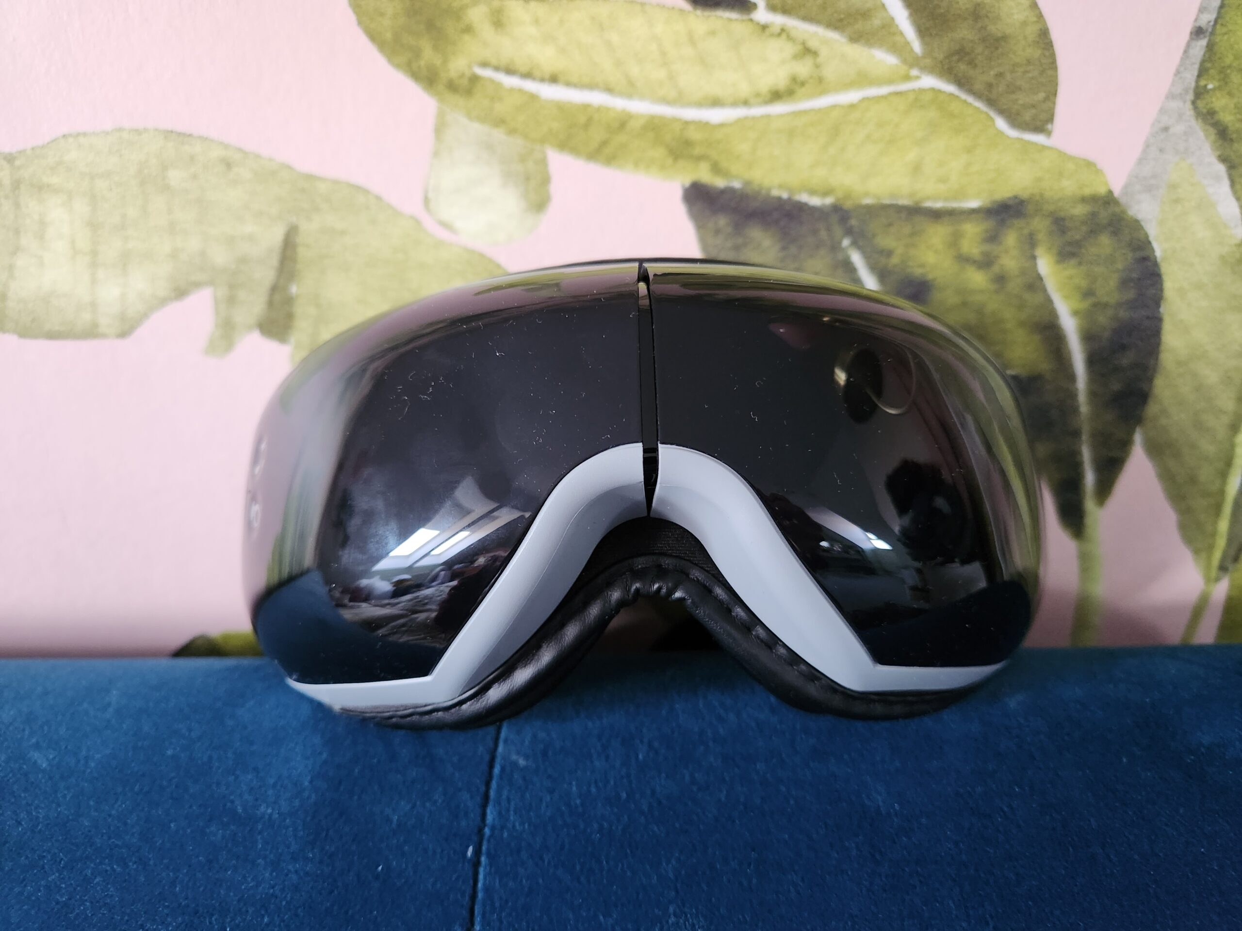 Renpho Eye Massager Review: Worth Investing In? | Elite Travel Blog