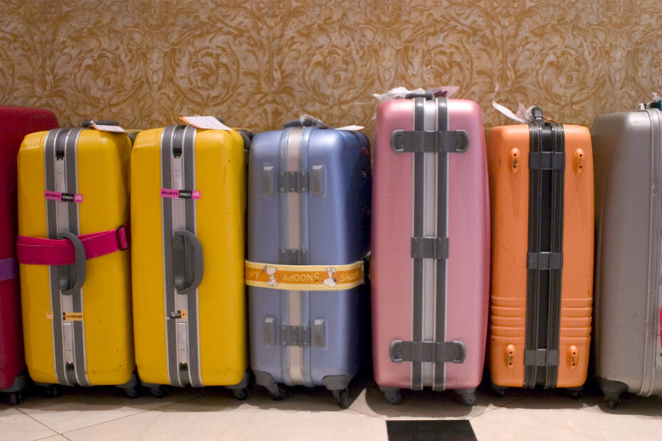 How to choose luggage for international travel