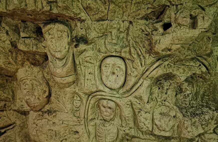 chislehurst cave carvings